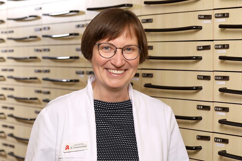 Frau Dr. Geiger
